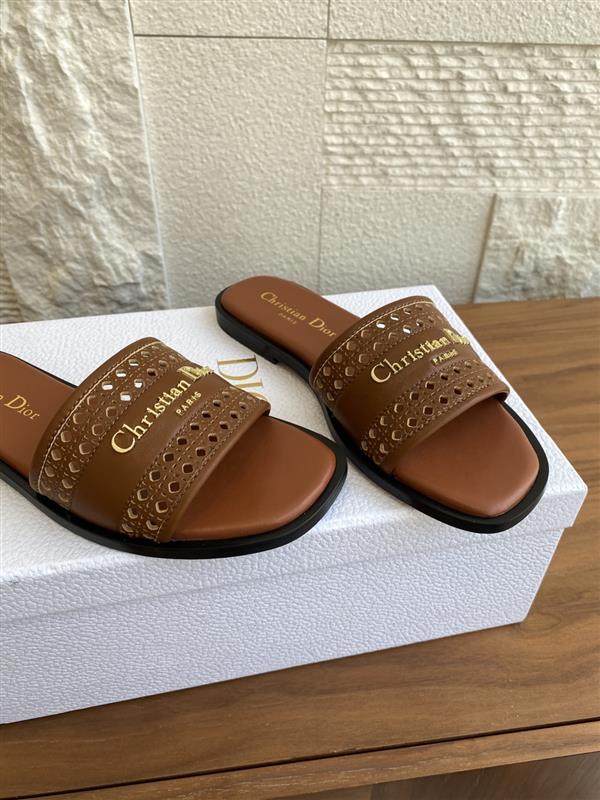 20251128184323765 310